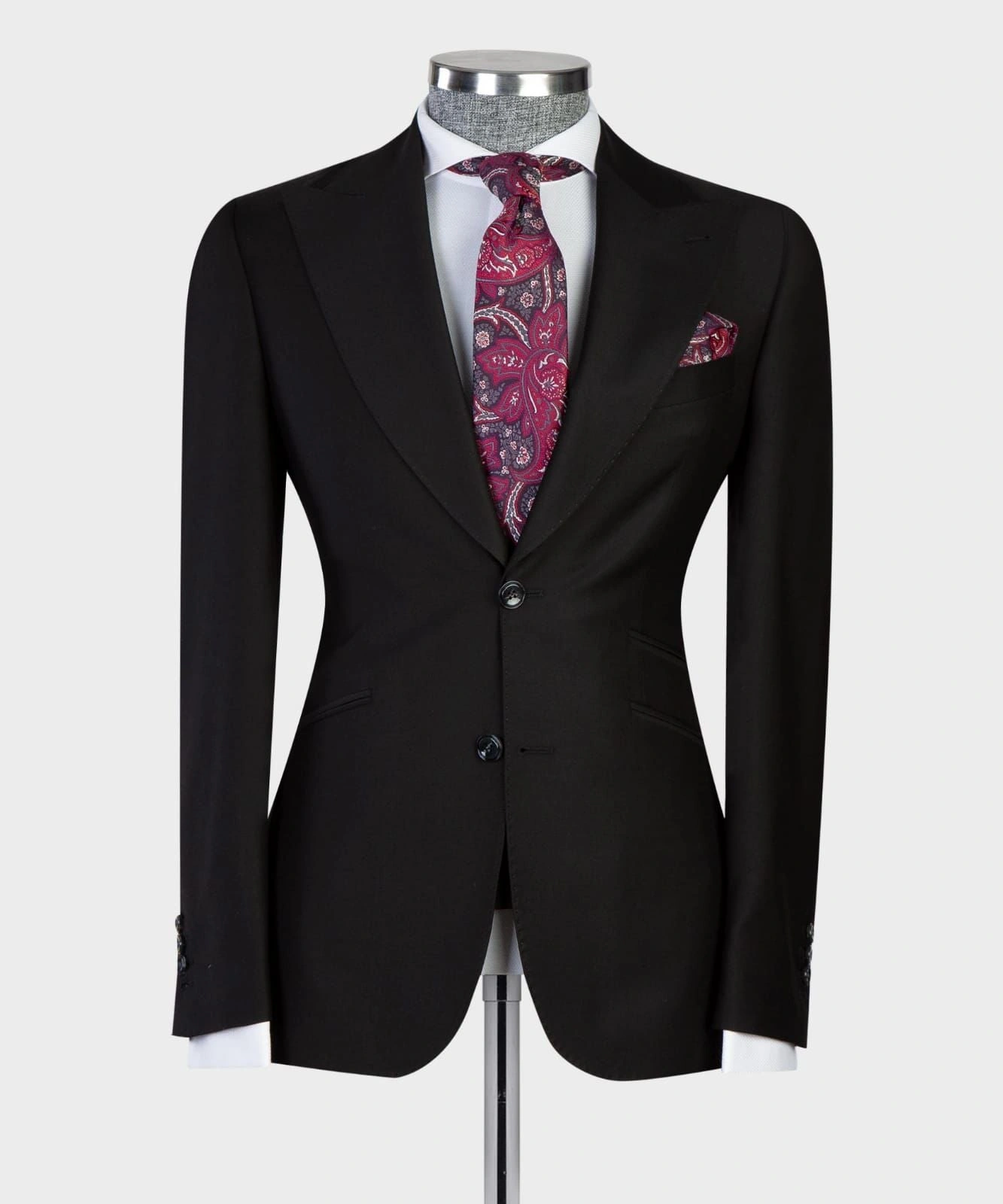 Traje ejecutivo negro elegante: 3 piezas para el éxito instantáneo.
